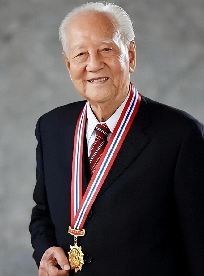 世：32岁被密召进京此后30年再没回过家long8唯一登录中国核潜艇之父黄旭华逝(图6)